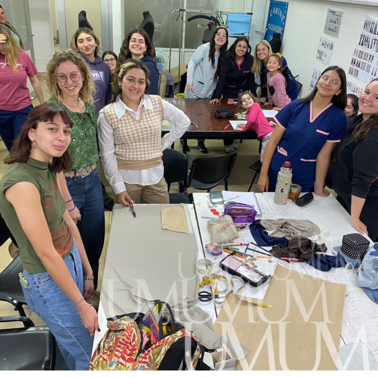 Estudiantes Kinesiología y Diseño