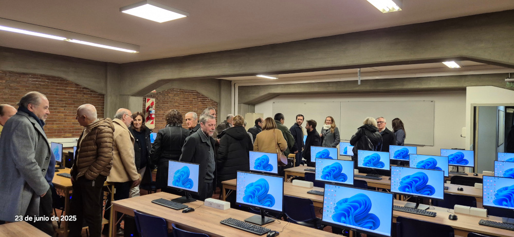 La Facultad de Ingeniería de la UM reinaugura su Laboratorio de Informática «Dr. Ing. Salvador Navarría»